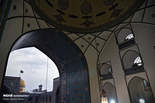 جزء خوانی قرآن کریم در حرم مطهر رضوی(ع)