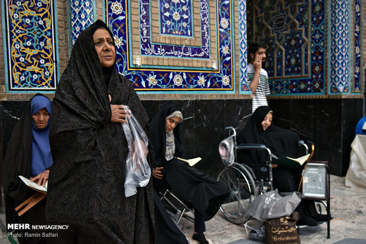 جزء خوانی قرآن کریم در حرم مطهر رضوی(ع)