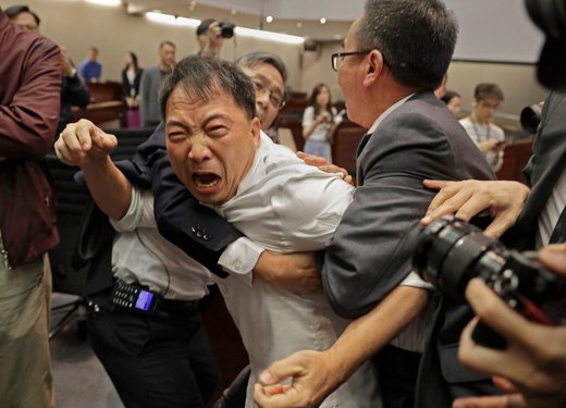 درگیری در مجلس قانون‌گذاری هنگ‌‌کنگ