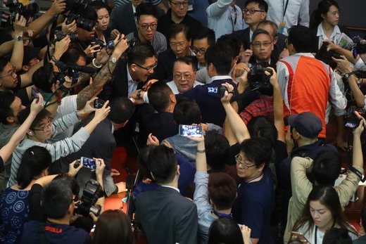 درگیری در مجلس قانون‌گذاری هنگ‌کنگ