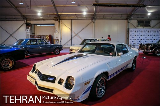 نمایشگاه خودروهای کلاسیک در برج میلاد