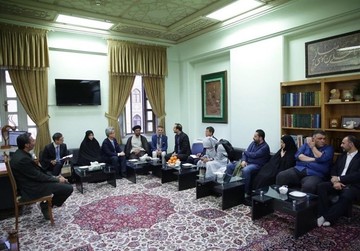 حضور سفیر کره جنوبی در حرم امام رضا (ع)