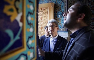 تصاویر | حضور سفیر کره‌جنوبی در حرم امام رضا(ع)