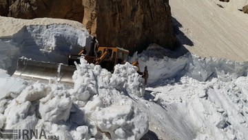 برف‌روبی گردنه تته