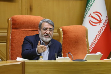 ایران در زمان تحریم از ورود پناهندگان به کشور ممانعت کرده است؟/ پاسخ وزیر کشور را بخوانید