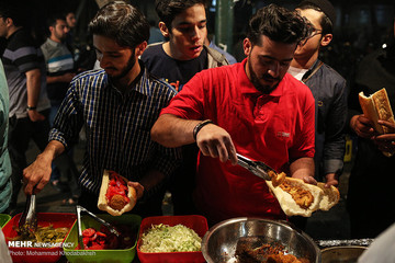 کوچه فلافلی‌ها در شب‌های رمضان
