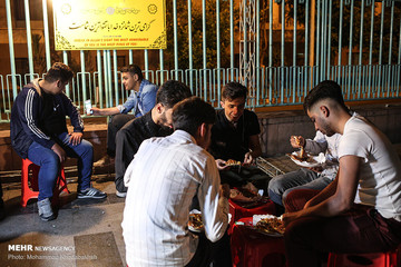 کوچه فلافلی‌ها در شب‌های رمضان