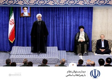 روحاني: قادرون علي العبور من المشاكل بالتضحية والوحدة