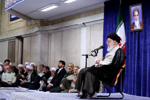 رهبر انقلاب: مذاکره سم است، جنگ هم نمیشود رهبر انقلاب: مذاکره سم است، جنگ هم نمیشود