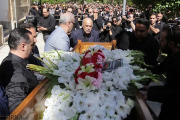 تشییع پیکر بهنام صفوی در اصفهان