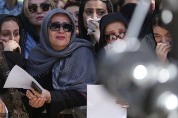 تشییع پیکر بهنام صفوی در اصفهان