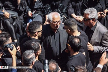 تشییع پیکر بهنام صفوی در اصفهان