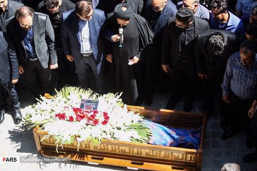 تشییع پیکر بهنام صفوی در اصفهان