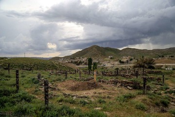 قبرستان روستای باغلق