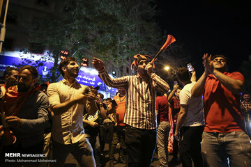 شادی خیابانی مردم تهران بعد از قهرمانی پرسپولیس