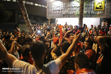 شادی خیابانی مردم تهران بعد از قهرمانی پرسپولیس