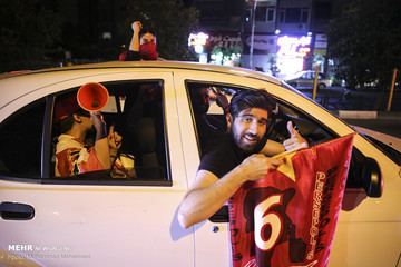 شادی خیابانی مردم تهران بعد از قهرمانی پرسپولیس