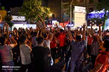شادی خیابانی مردم تهران بعد از قهرمانی پرسپولیس