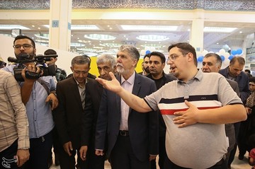 بازدید وزیر ارشاد از نمایشگاه بین‌المللی قرآن