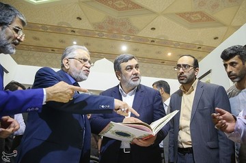 بازدید فرمانده کل ناجا از نمایشگاه بین‌المللی قرآن