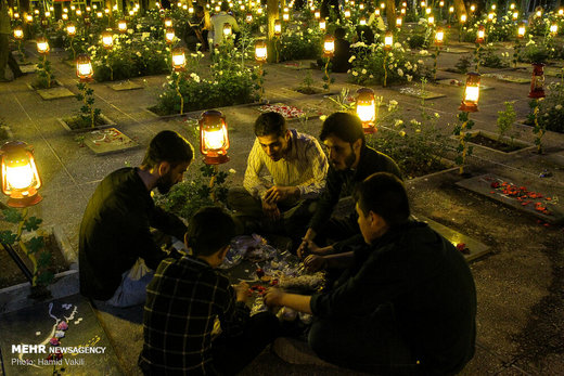 افطاری به دعوت شهدا در بهشت زهرا(س)