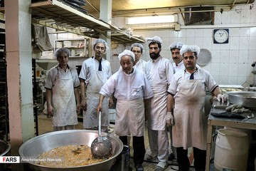 طبخ زولبیا و بامیه در زنجان