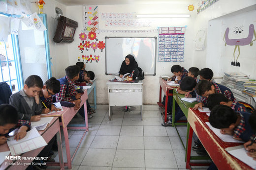 مدرسه اتباع افغانستانی در تهران