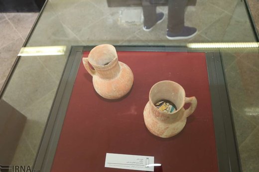 نمایش اشیاء تاریخی مکشوفه از قاچاقچیان در بندرعباس