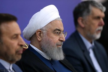 دیدار صمیمی رئیس‌جمهور با جمعی از اصحاب فرهنگ و هنر