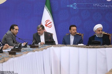 دیدار صمیمی رئیس‌جمهور با جمعی از اصحاب فرهنگ و هنر