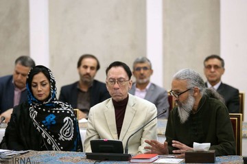 دیدار صمیمی رئیس‌جمهور با جمعی از اصحاب فرهنگ و هنر