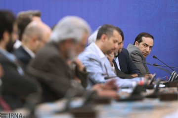 دیدار صمیمی رئیس‌جمهور با جمعی از اصحاب فرهنگ و هنر