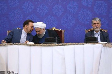 دیدار صمیمی رئیس‌جمهور با جمعی از اصحاب فرهنگ و هنر