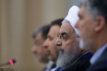 دیدار صمیمی رئیس‌جمهور با جمعی از اصحاب فرهنگ و هنر