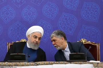 دیدار صمیمی رئیس‌جمهور با جمعی از اصحاب فرهنگ و هنر