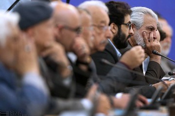 دیدار صمیمی رئیس‌جمهور با جمعی از اصحاب فرهنگ و هنر