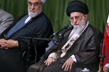شاعرانی را که ۳۰ اردیبهشت در حضور رهبر انقلاب شعر می‌خوانند چه کسی انتخاب می‌کند؟