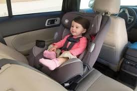 مجلس: استفاده از صندلی مناسب کودک در خودرو اجباری می‌شود