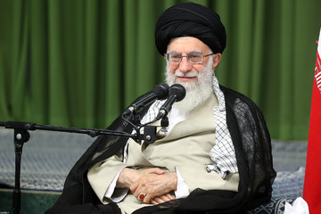 دیدار جمعی از شاعران و استادان زبان و ادب پارسی با رهبر معظم انقلاب اسلامی