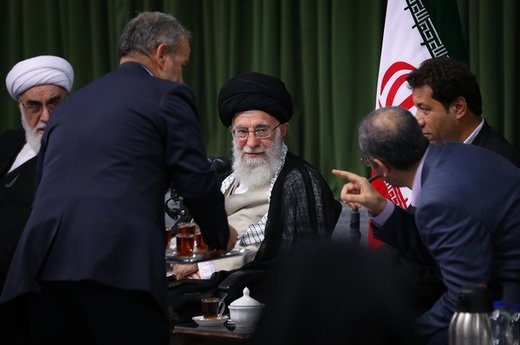 دیدار جمعی از شاعران و استادان زبان و ادب پارسی با رهبر معظم انقلاب اسلامی
