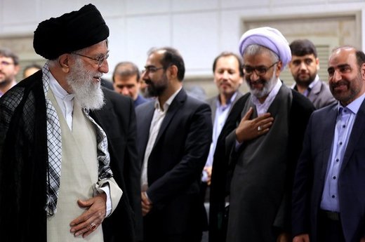 دیدار جمعی از شاعران و استادان زبان و ادب پارسی با رهبر معظم انقلاب اسلامی