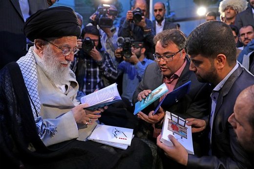 دیدار جمعی از شاعران و استادان زبان و ادب پارسی با رهبر معظم انقلاب اسلامی