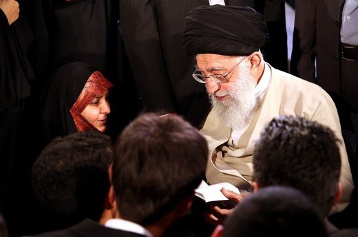 دیدار جمعی از شاعران و استادان زبان و ادب پارسی با رهبر معظم انقلاب اسلامی