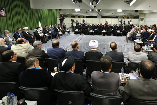 دیدار جمعی از شاعران و استادان زبان و ادب پارسی با رهبر معظم انقلاب اسلامی