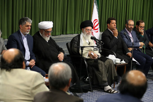 دیدار جمعی از شاعران و استادان زبان و ادب پارسی با رهبر معظم انقلاب اسلامی