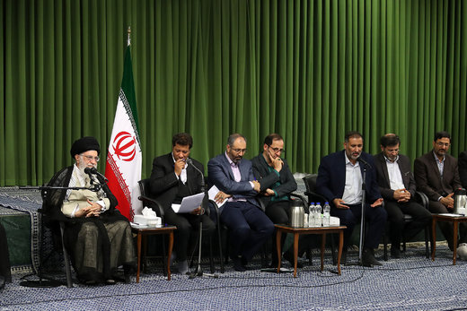 دیدار جمعی از شاعران و استادان زبان و ادب پارسی با رهبر معظم انقلاب اسلامی