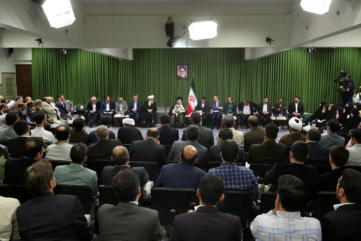 دیدار جمعی از شاعران و استادان زبان و ادب پارسی با رهبر معظم انقلاب اسلامی