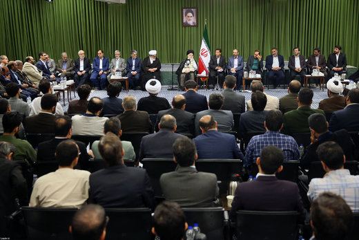 دیدار جمعی از شاعران و استادان زبان و ادب پارسی با رهبر معظم انقلاب اسلامی