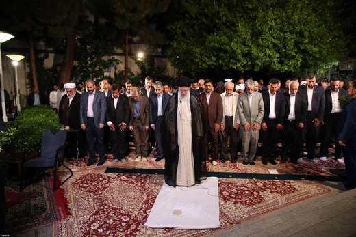 دیدار جمعی از شاعران و استادان زبان و ادب پارسی با رهبر معظم انقلاب اسلامی