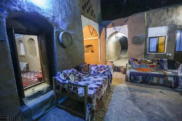 اقامتگاه بوم‌گردی آویشن در روستای کهن